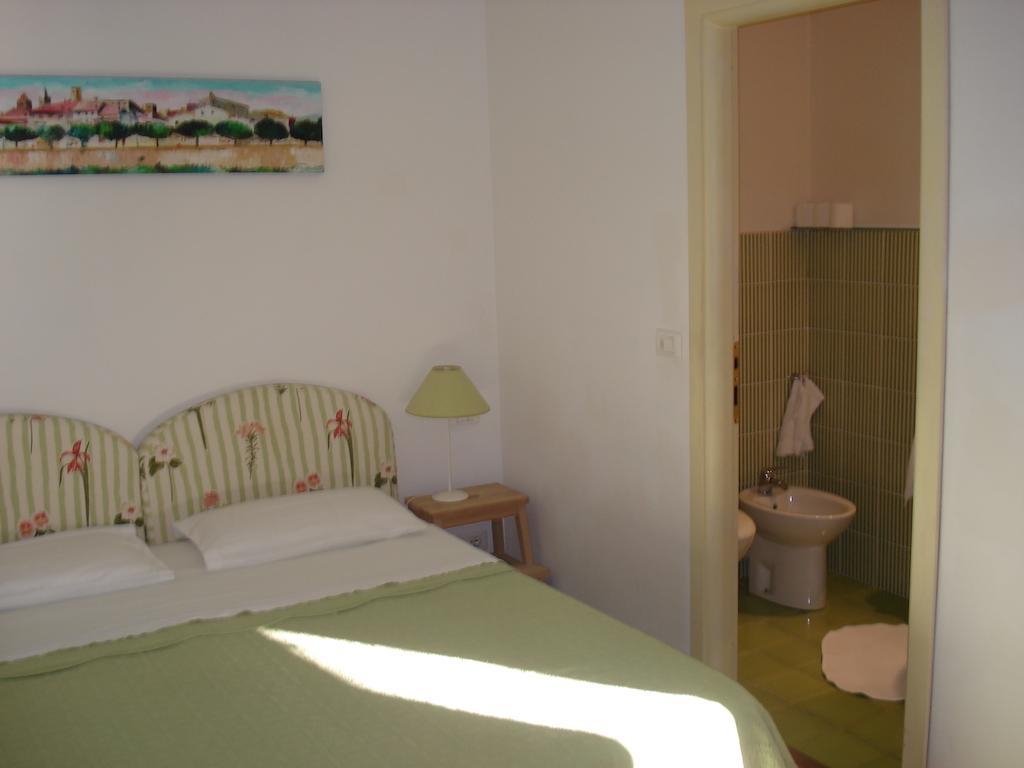 Agriturismo La Vecchia Dolceacqua 빌라 객실 사진